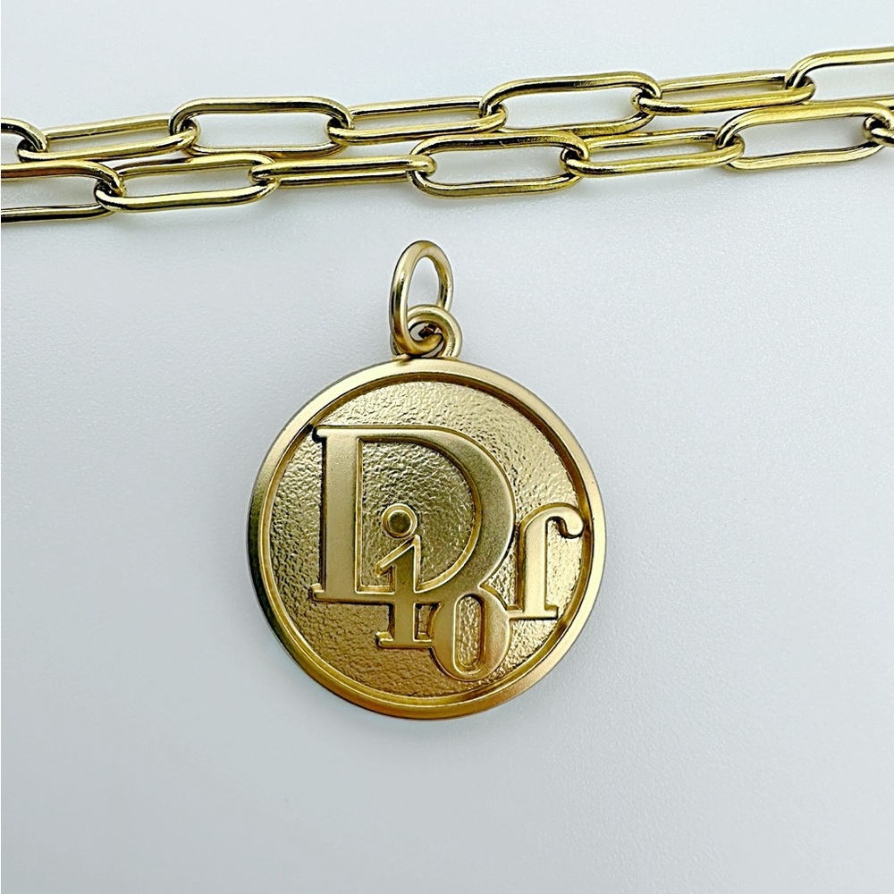 AUTHENTIC CHRISTIAN DIOR GOLD TONE ROUND ZIPPER PULL PENDANT - Picture 4 of 5